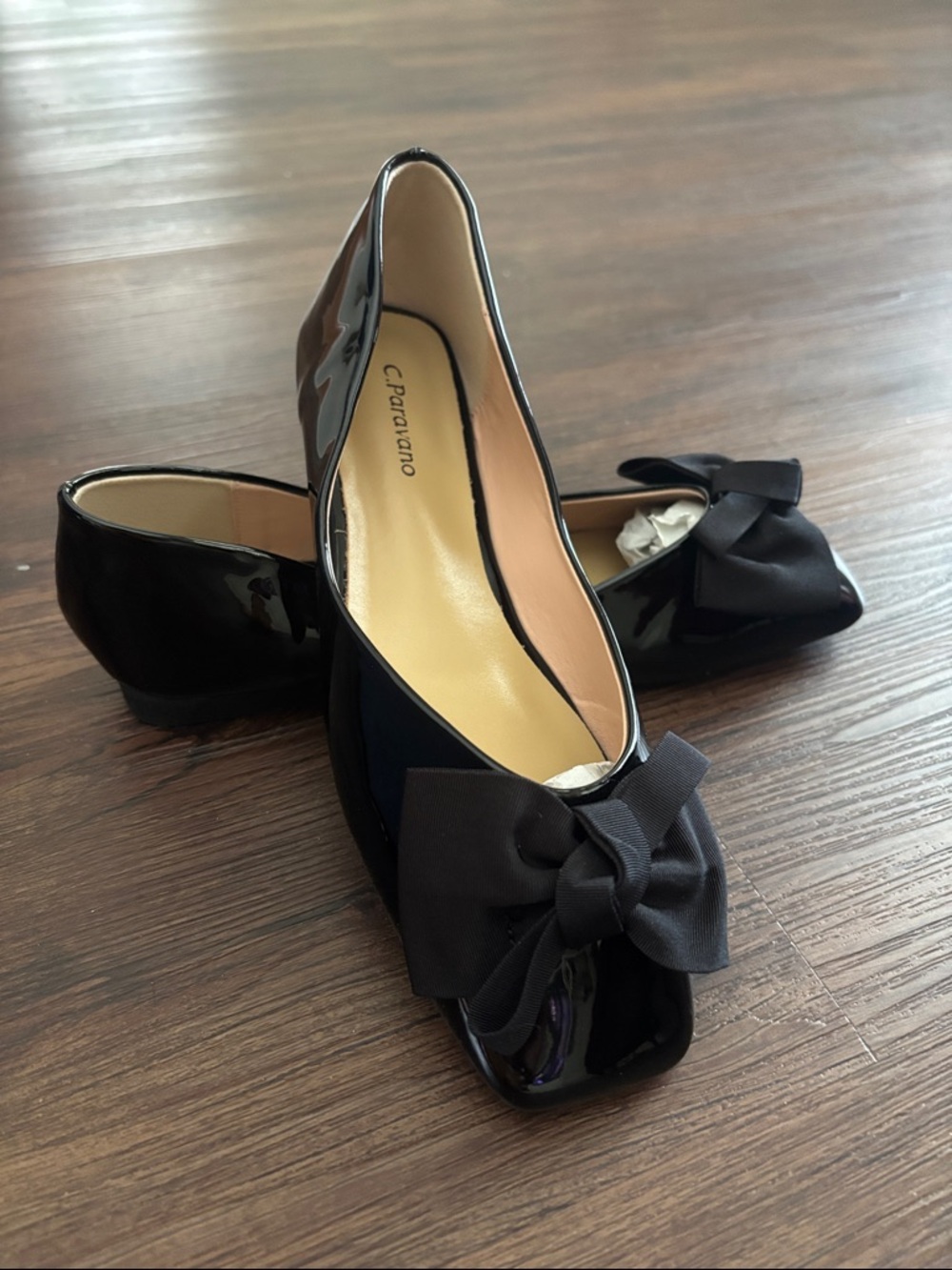 C. Paravano Black Patent Bow Ballet Flats EU37 or size 6.5